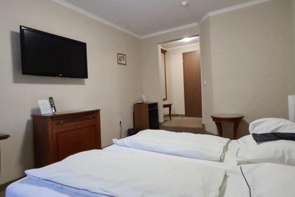 Korona Panzio Bed & Breakfast Hatvan Bagian luar foto